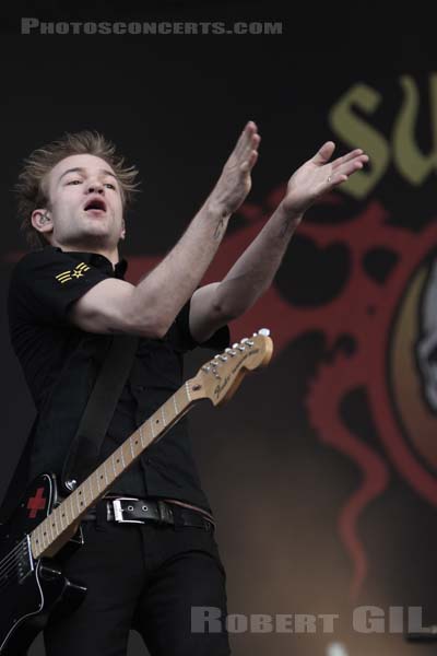 SUM 41 - 2007-07-07 - PARIS - Hippodrome de Longchamp - 